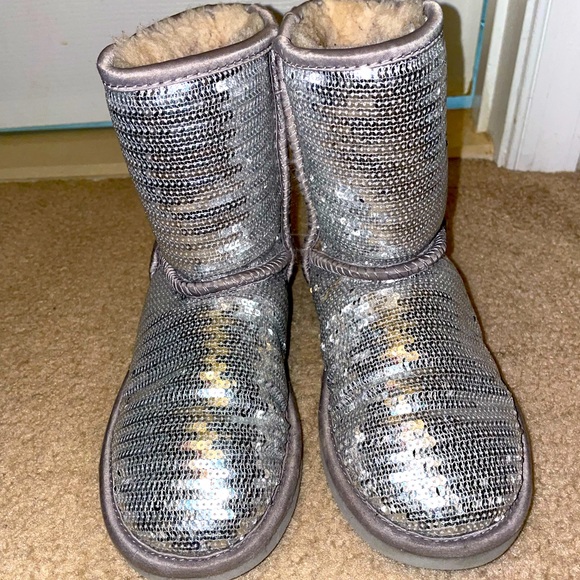 Silver sequin Uggs - Picture 1 of 4